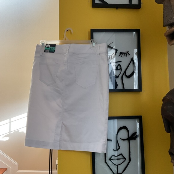 ONE5ONE Stretch Denim Pencil Skirt Size L NWT - Picture 2 of 4